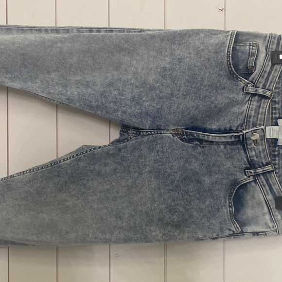 H&M stone washed skinny jeans. Excellent condition. Worn twice. Size 10. - Picture 1 of 4